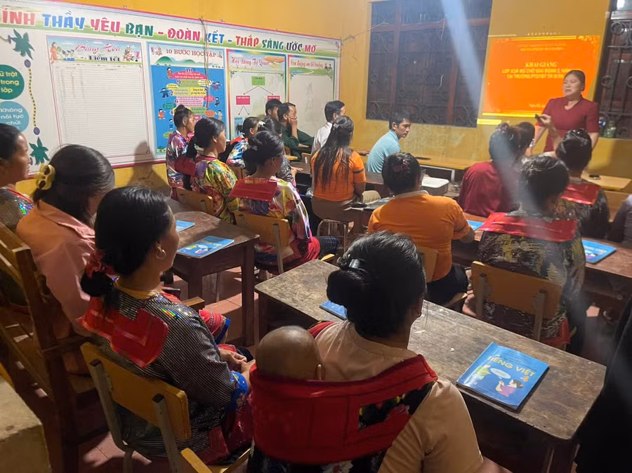 Nhiều lớp học xóa mù chữ, giáo dục, nâng cao nhận thức về pháp luật được mở ra. 