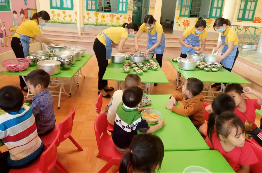 Việc áp dụng thử nghiệm phần mềm dinh dưỡng tại một số trường Mầm non được kỳ vọng sẽ giúp bữa ăn học đường khoa học, cân đối hơn cho trẻ.