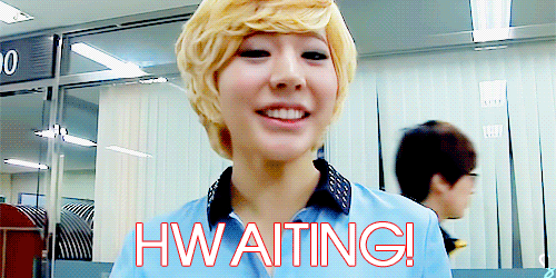 5. Khi nói chuyện, thi thoảng fan Kpop lại vô tình chèn thêm vài từ tiếng Hàn như "Omo", "Yah!", "Hwaiting", "Aigoo" hay "Daebak". 10-dau-hieu-chi-dich-danh-fan-cuong-kpop-4