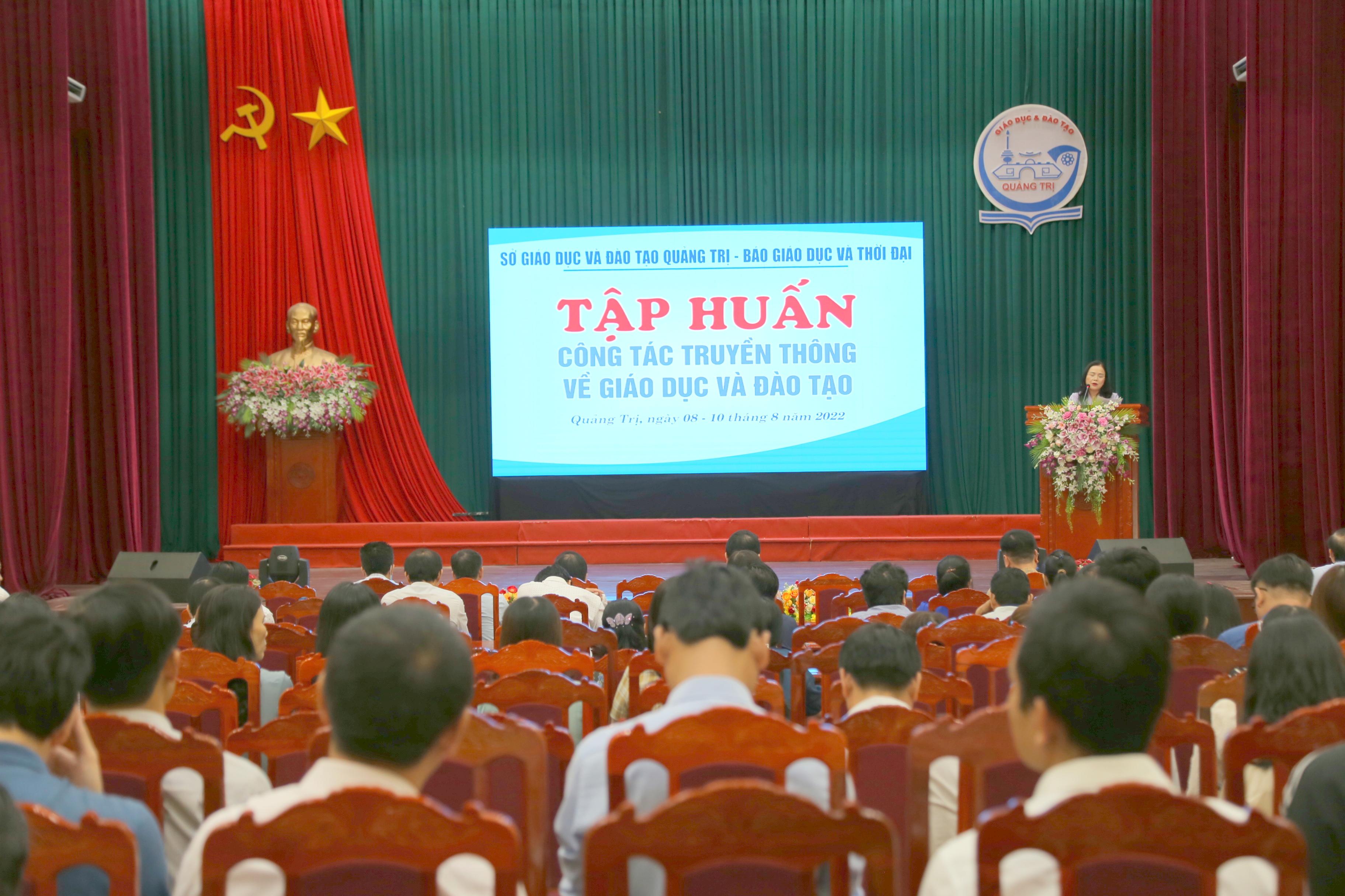 Tập huấn nâng cao kỹ năng truyền thông về giáo dục. Tập huấn nâng cao kỹ năng truyền thông về giáo dục.