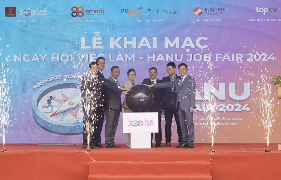 Nhiều cơ hội việc làm cho sinh viên Đại học Hà Nội