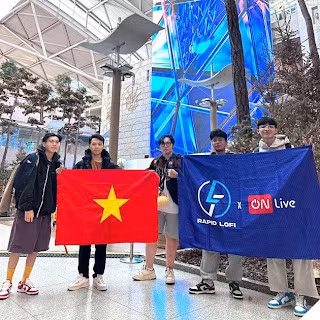 Team RFL checkin tại sân bay Seoul.