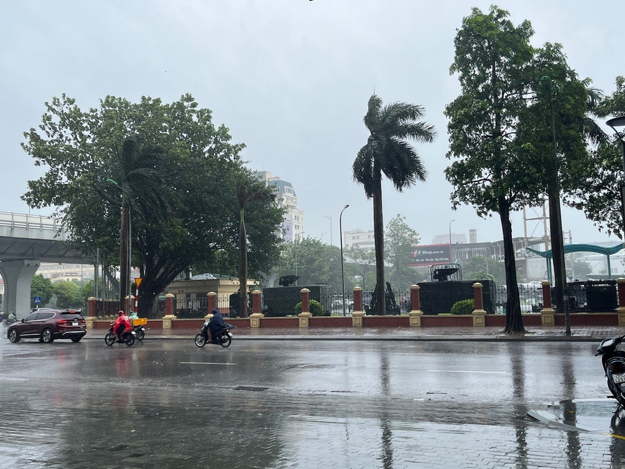 Mặc dù bão chưa chính thức đổ bộ, nhưng Hà Nội đã ghi nhận 7 người thương vong. IMG_3222.jpeg