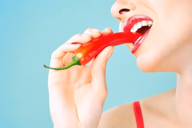 Tất cả các loại ớt xanh, đỏ, vàng, cam, thậm chí tím, nâu và đen đều rất tốt cho sức khỏe mắt. mat 10.jpg