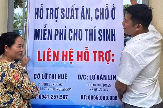 Trường PTDTNT-THCS Quan Sơn (Thanh Hóa) treo biển thông báo hỗ trợ suất ăn, chỗ ở miễn phí cho thí sinh. Ảnh: Thế Lượng
