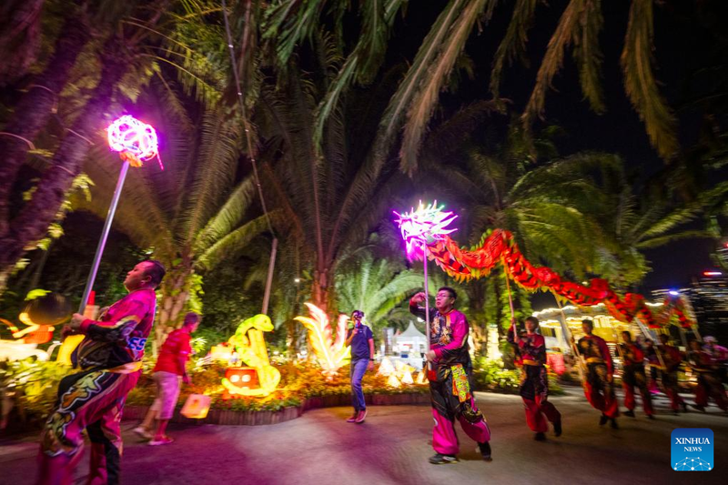 xem-the-gioi-tung-bung-don-trung-thu-singapore-3.jpg
