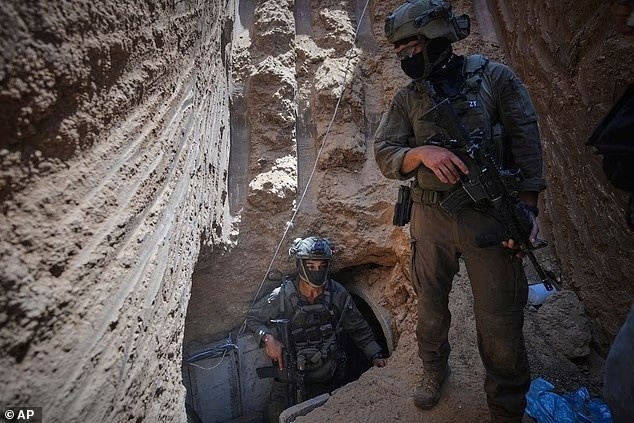 khoanh-khac-israel-cho-no-duong-ham-hamas-9.jpg