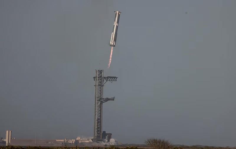 spacex-starship-explodes-070305-08.jpg