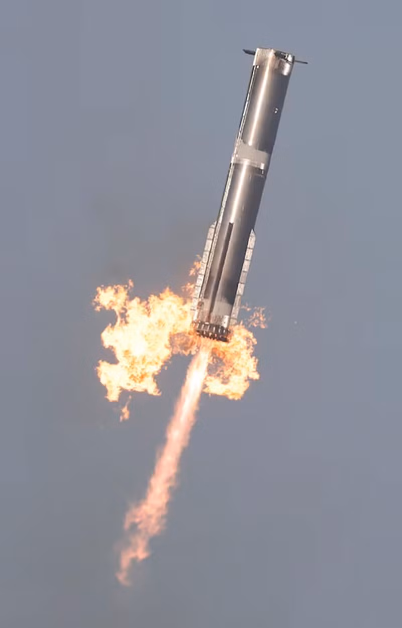 spacex-starship-explodes-070305-05.jpg