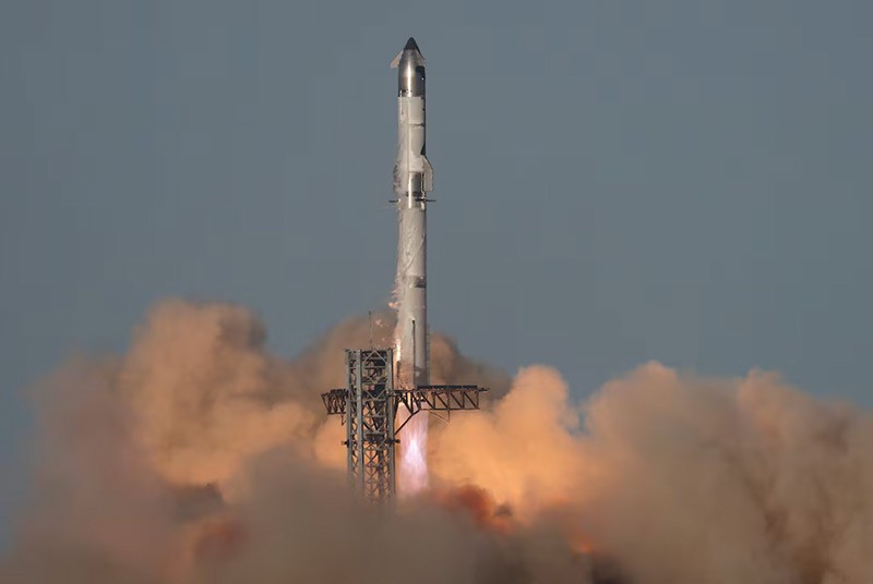 spacex-starship-explodes-070305-04.jpg