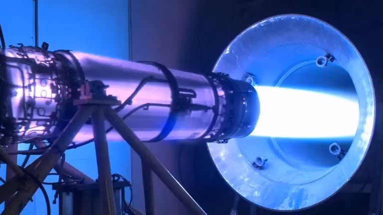 Đại học Tohoku, Nhật Bản phát triển hệ thống đẩy plasma 2 chiều cho vệ tinh, cho phép bắn chùm plasma làm chậm rác vũ trụ để nó cháy trong khí quyển, đồng thời giữ vệ tinh ổn định, tránh va chạm trực tiếp. 7-dot-pha-cong-nghe-khong-gian-lam-rung-chuyen-nam-2025-2.jpg