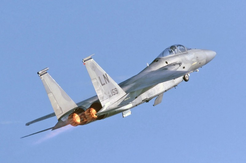 4. Boeing F-15 Eagle Thành tích: Tỷ lệ tiêu diệt 104:0 trong không chiến. Ưu điểm: Radar mạnh, tầm bay xa, mang nhiều tên lửa. Nhược điểm: Thiếu tên lửa không đối không tầm xa. Biến thể mới nhất: F-15QA, F-15EX Eagle II 11-chien-dau-co-dinh-cao-dang-thong-tri-bau-troi-13.jpg