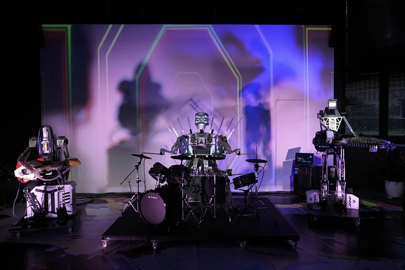 chum-anh-trung-tam-mua-sam-robot-o-trung-quoc-012.jpg