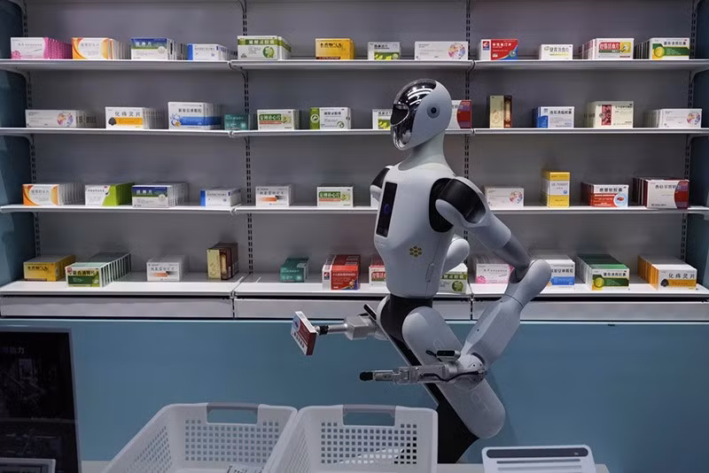 chum-anh-trung-tam-mua-sam-robot-o-trung-quoc-02.jpg
