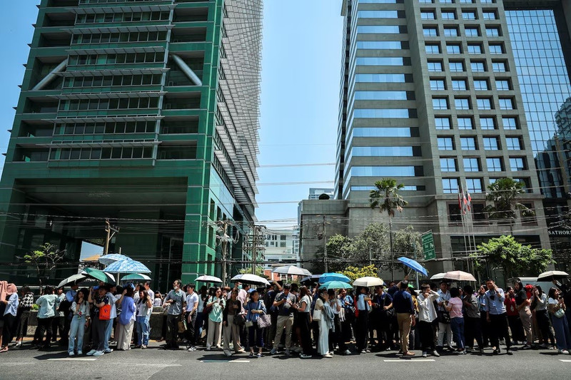 hinh-anh-dong-dat-manh-o-myanmar-gay-hoang-loan-o-bangkok-10.jpg