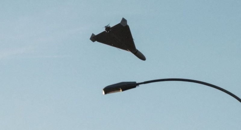 Shahed-136 có thể mang đầu đạn tới 90 kg, đủ sức phá hủy các tòa nhà lớn nếu không bị đánh chặn kịp thời. shahed-drone-7.jpg