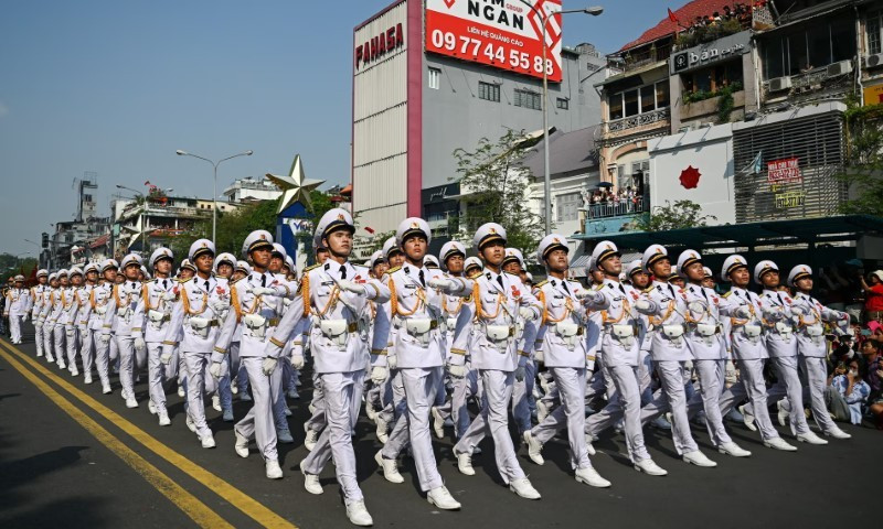 hinh-anh-viet-nam-ky-niem-50-nam-ngay-thong-nhat-tren-bao-quoc-te-14.jpg