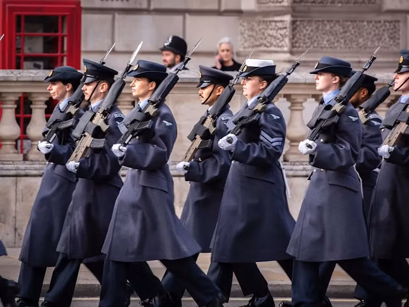 6, Anh: Điểm 0.1785. Mạnh về tàu sân bay, tàu khu trục, ngân sách quốc phòng và quân dự bị. chum-anh-top-quan-doi-hung-manh-nhat-tg-2025-06.jpg
