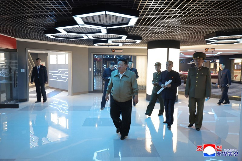 kim-jong-un-gioi-thieu-trung-tam-tro-choi-dien-tu-300-cho-ngoi-4.jpg