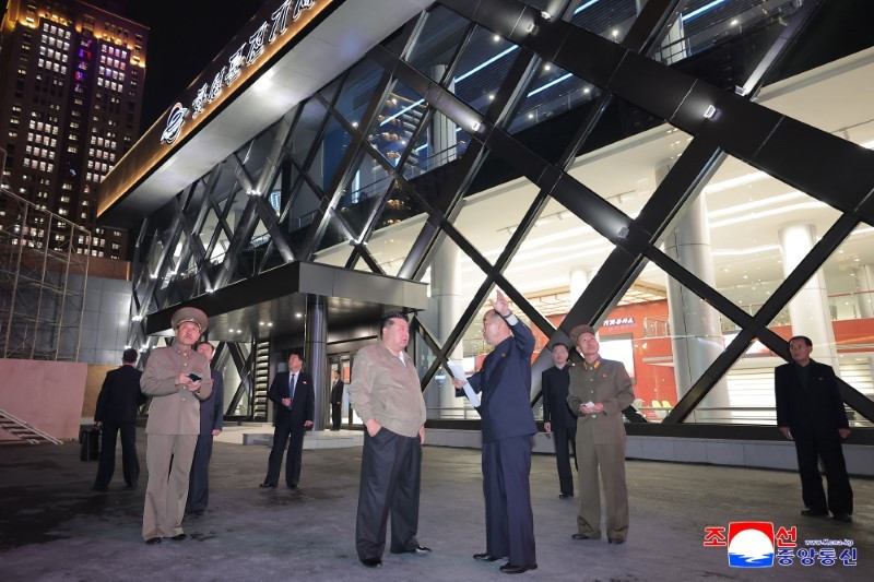 kim-jong-un-gioi-thieu-trung-tam-tro-choi-dien-tu-300-cho-ngoi-8.jpg