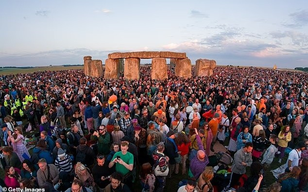 bi-an-stonehenge-duoc-he-mo-sau-5000-nam-nho-nghien-cuu-moi-3.jpg