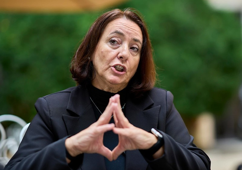 Giám tuyển Patrizia Piergiovanni, giám đốc Galleria Colonna, phát biểu trong một cuộc phỏng vấn với hãng Associated Press tại khu vườn của Palazzo Colonna ở Rome. Ảnh: AP. chum-anh-kho-bau-trong-cung-dien-colonna-rome-06.jpg