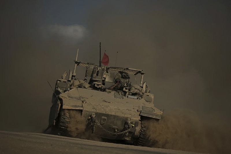 chum-anh-israel-tan-cong-tren-bo-thanh-pho-gaza-0905-05.jpg