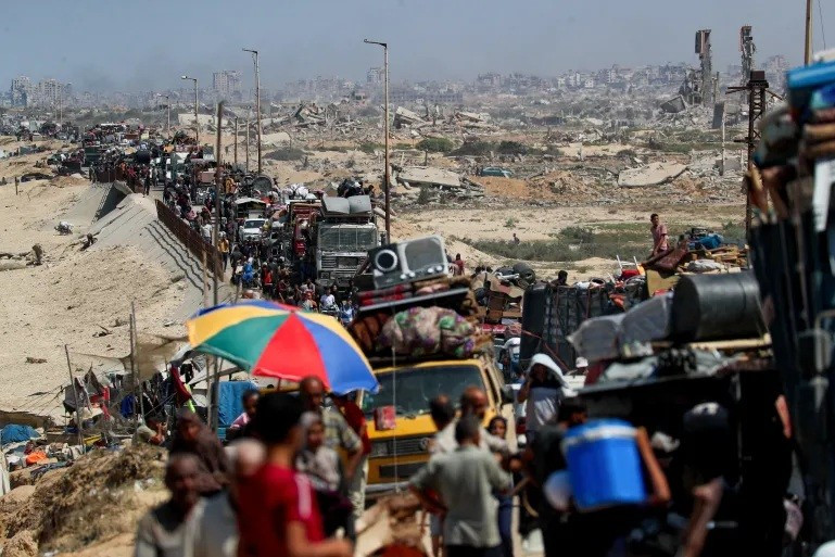 chum-anh-israel-tan-cong-tren-bo-thanh-pho-gaza-0905-08.jpg