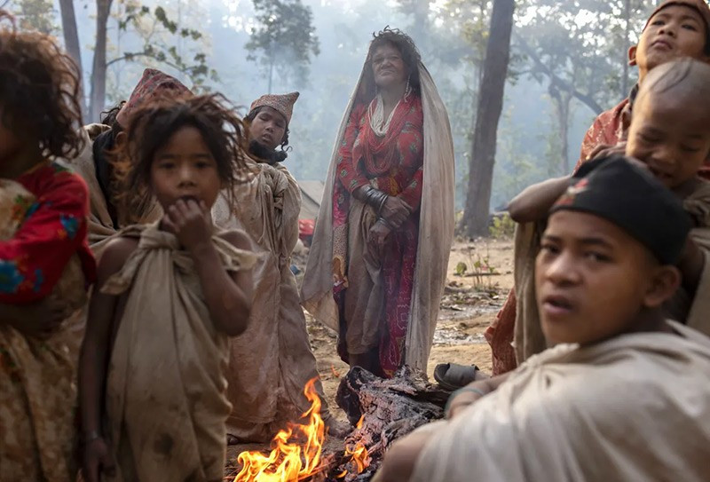 chum-anh-nhung-nguoi-du-muc-cuoi-cung-o-nepal-02.jpg