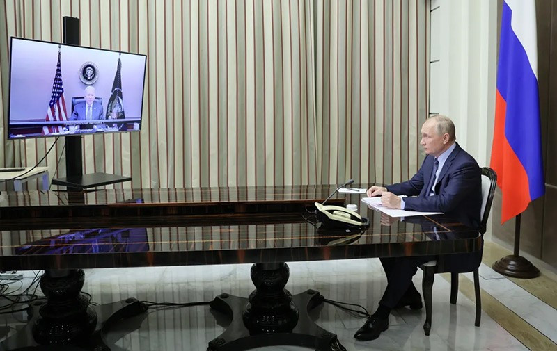 chum-anh-tong-thong-nga-putin-va-cac-doi-tt-my-013.jpg