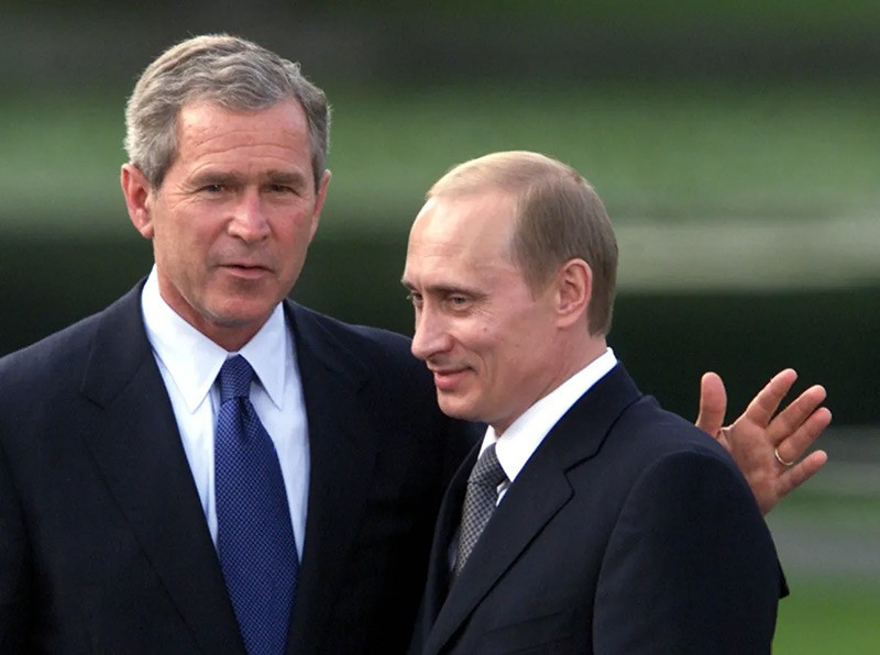 chum-anh-tong-thong-nga-putin-va-cac-doi-tt-my-02.jpg
