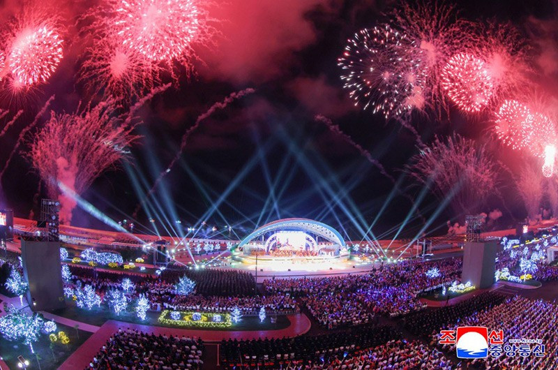chum-anh-trieu-tien-khanh-thanh-khu-du-lich-bien-wonsan-kalma-013.jpg