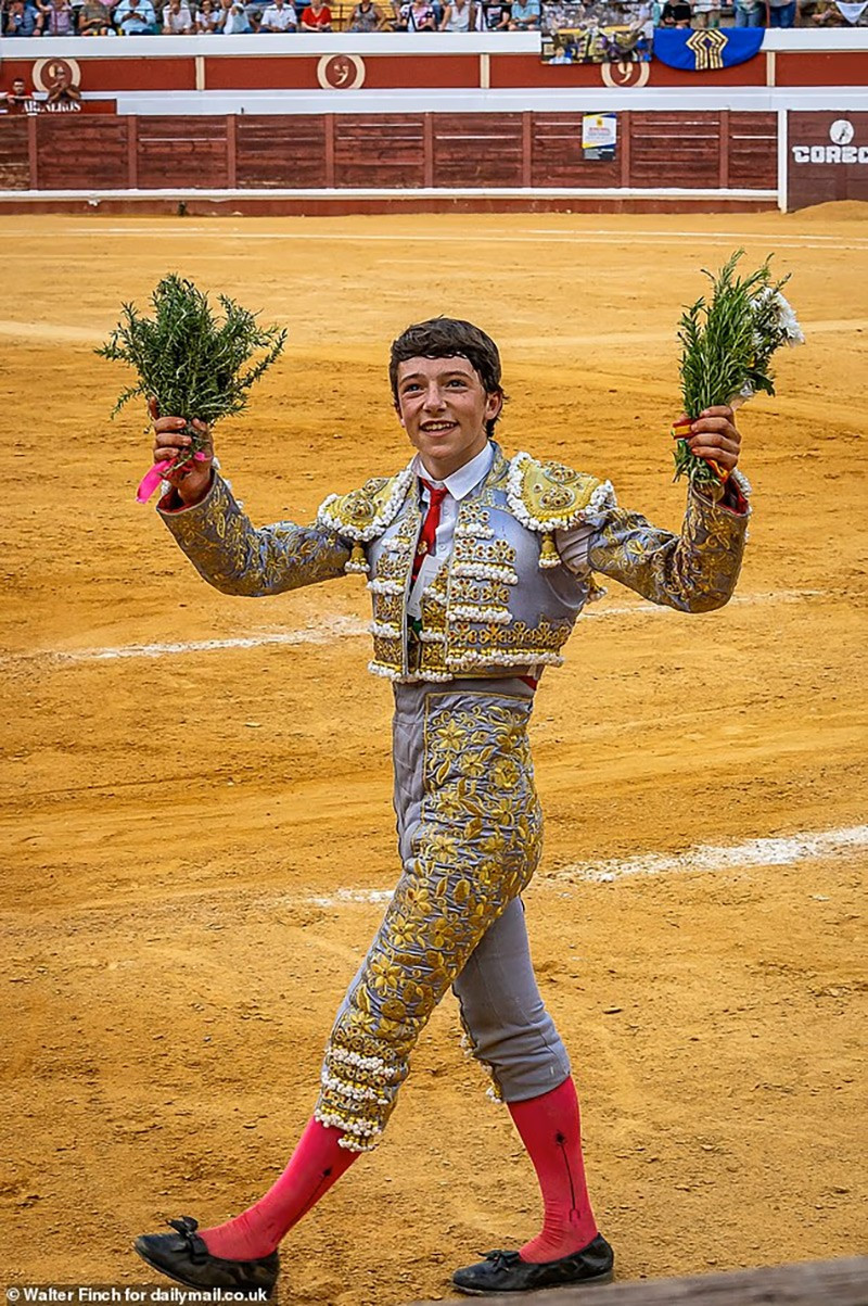chum-anh-nhung-dau-si-tuoi-teen-o-tay-ban-nha-011.jpg