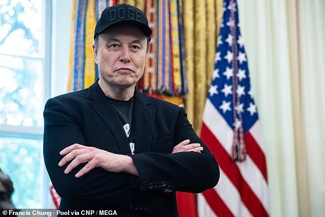 khoanh-khac-ten-lua-spacex-no-tung-khi-thu-nghiem-4.jpg