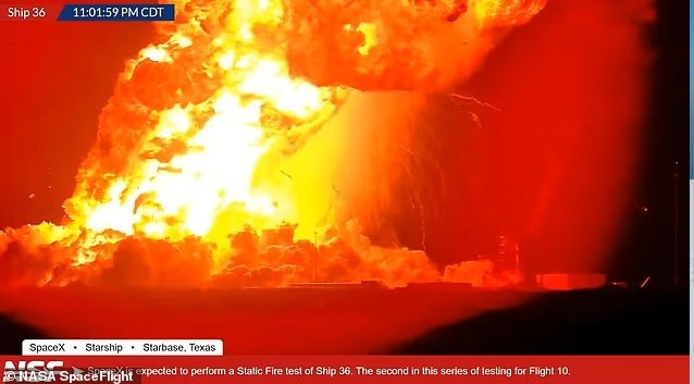khoanh-khac-ten-lua-spacex-no-tung-khi-thu-nghiem.jpg