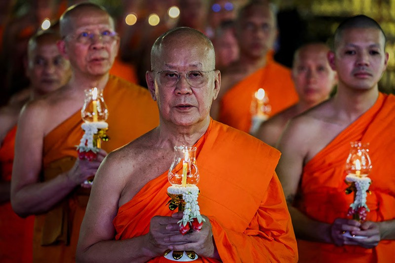 chum-anh-dai-le-phat-dan-vesak-0505-02.jpg