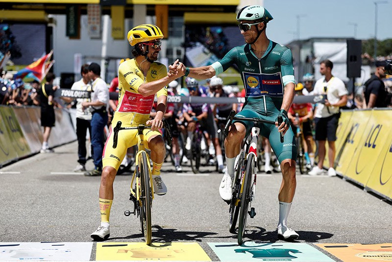 chum-anh-hinh-anh-dep-nhat-giai-dua-xe-dap-tour-de-france-2025-02.jpg