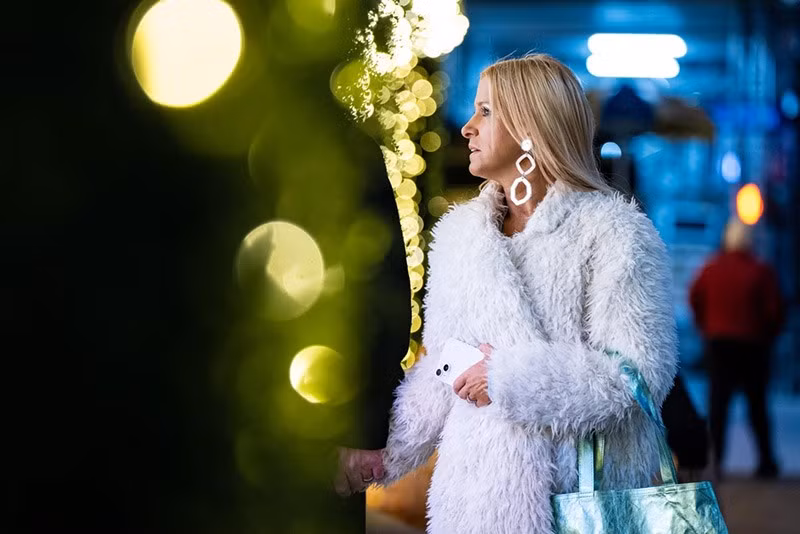 Người mua sắm đến cửa hàng Macy’s flagship ở New York trong ngày Black Friday. Ảnh: AP. chum-anh-ngay-mua-sam-lon-nhat-nam-black-friday-1105-010.jpg