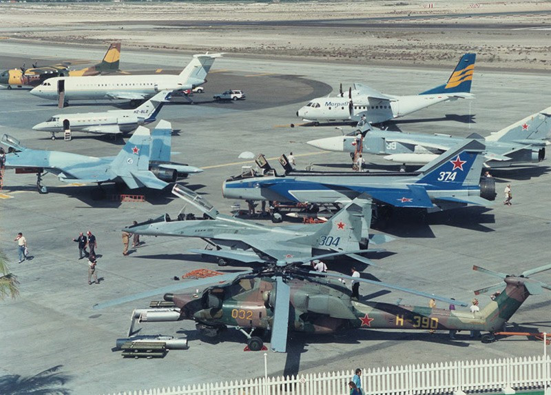 Triển lãm Dubai Airshow lần thứ hai được dời từ tháng 1 sang tháng 11/1991 do Chiến tranh vùng Vịnh, tập trung mạnh vào khí tài quân sự. chum-anh-dubai-airshow-1989-2025-03.jpg