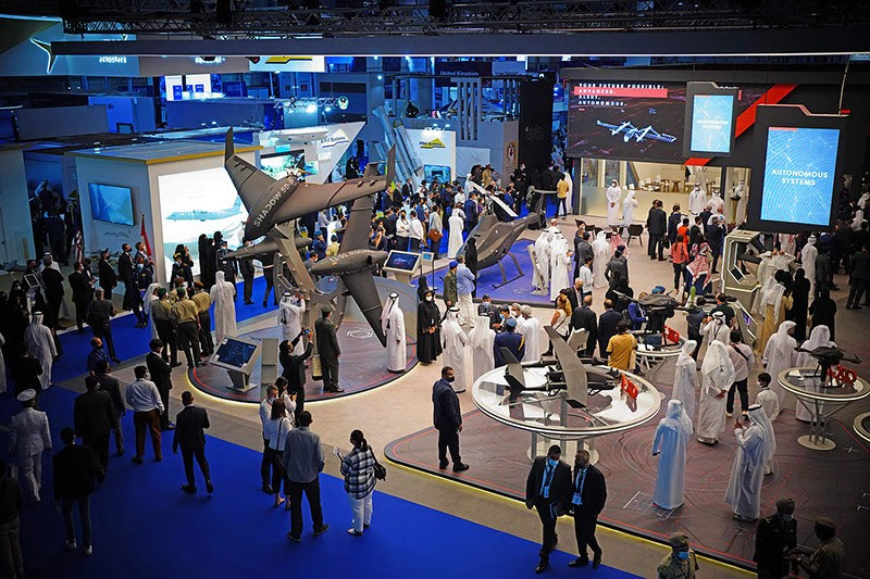 16/11/2021 — Khách tham quan dự Dubai Airshow, sự kiện hàng không toàn cầu lớn đầu tiên sau đại dịch. chum-anh-dubai-airshow-1989-2025-024.jpg