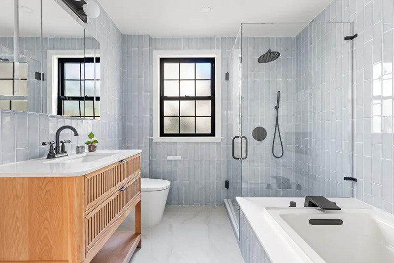 Một trong 5 phòng tắm. chum-anh-ngoi-nha-thoi-tho-au-cua-tong-thong-donald-trump-017.jpg