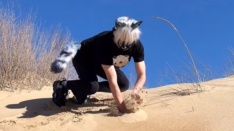 Cặp chuyên gia cũng cảnh báo tư thế bất thường trong quadrobics làm tăng nguy cơ chấn thương ở bàn tay, cổ tay, khuỷu tay và vai. quadrobics-7.jpg