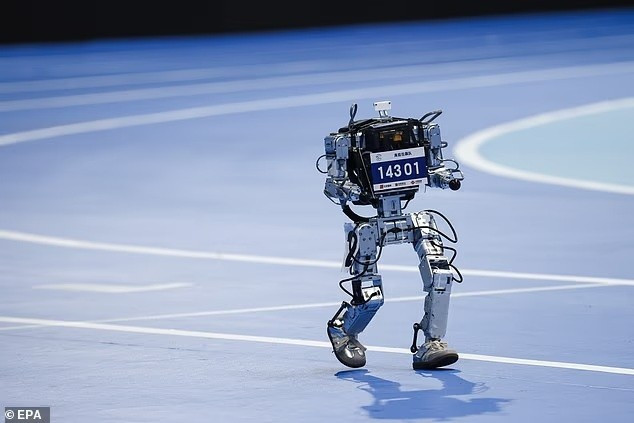 giai-dau-robot-lon-nhat-hanh-tinh-cuoi-ra-nuoc-mat-voi-loat-su-co-bat-ngo-4.jpg