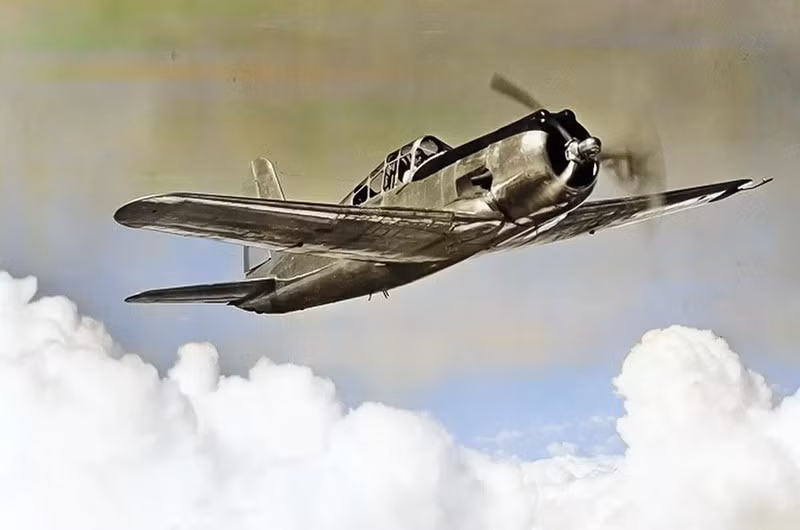 1. Vultee P-66 Vanguard. Sản xuất 146 chiếc, tốc độ cao, điều khiển tốt nhưng dễ lật khi hạ cánh. Mỹ chuyển cho Anh rồi tặng Trung Quốc. chum-anh-10-may-bay-chien-dau-tuyet-voi-cua-my-bi-huy-bo-023.jpg