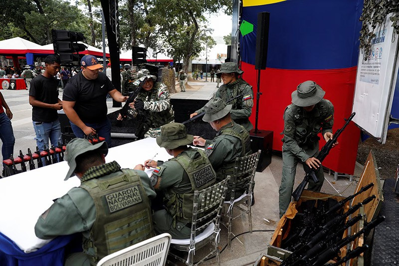 chum-anh-quan-doi-venezuela-huan-luyen-dan-thuong-02.jpg