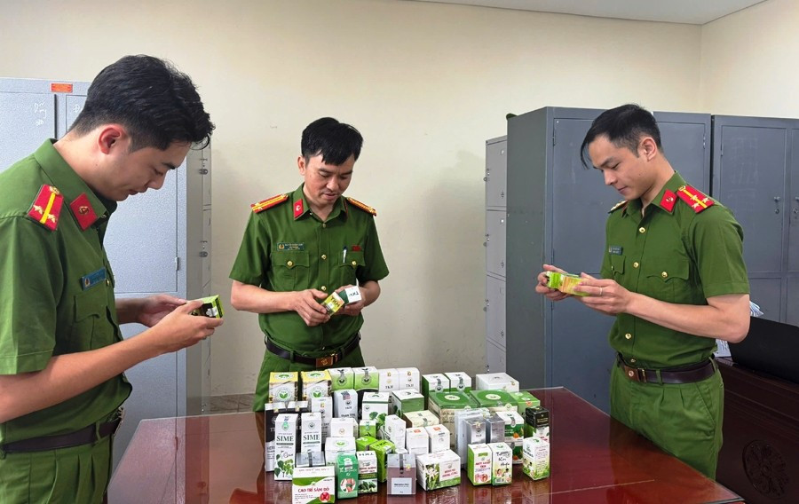 Phòng Cảnh sát kinh tế- Công an tỉnh Thanh Hóa triệt phá đường dây sản xuất, buôn bán thực phẩm chức năng giả. Ảnh: CACC