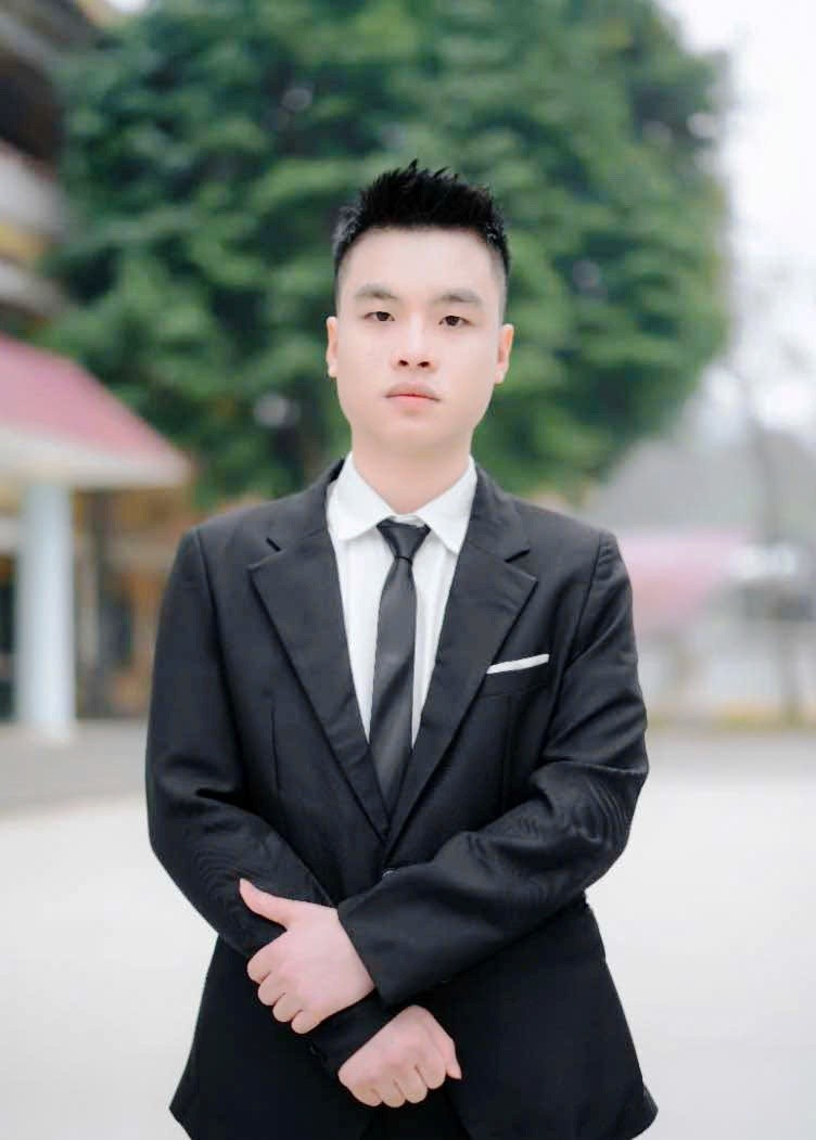 Đinh Xuân Vinh - cậu học trò đầy nghị lực của Trường THPT Quan Hóa (Thanh Hóa). Ảnh: NVCC e27a94e5bb2b0c75553a.jpg
