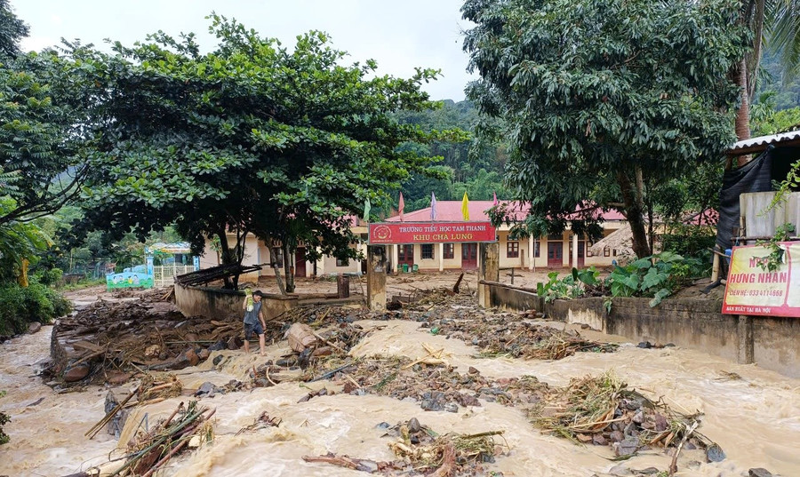 Lũ tàn phá ở điểm trường Cha Lung, xã Tam Thanh. 1-5696.jpg