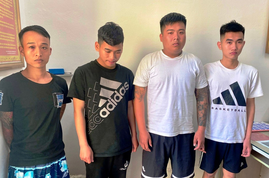 Nhóm nghi phạm tại cơ quan Công an. Ảnh: Công an Thanh Hóa cung cấp.