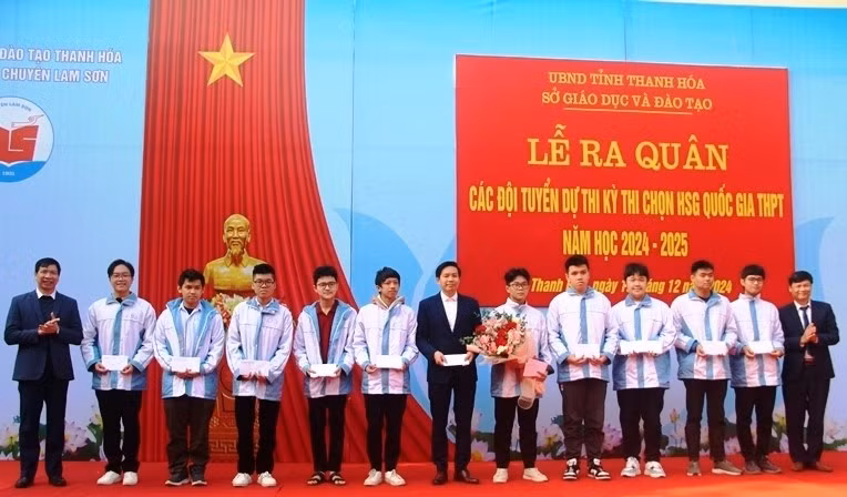 Ngành GD Thanh Hóa tổ chức Lễ ra quân các đội tuyển tham dự Kỳ thi chọn HSG Quốc gia năm học 2024-2025.